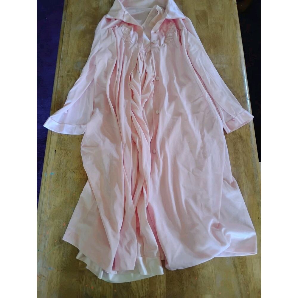 Vintage Vanity Fair Nightgown And Robe Size Small 32 Light Pink